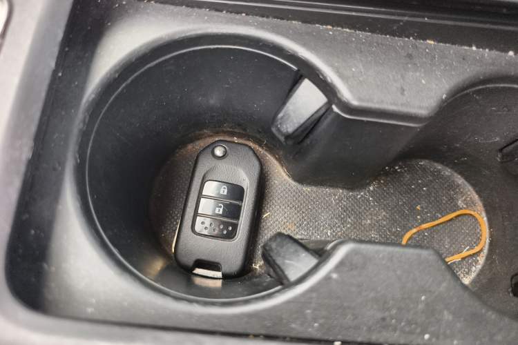 Used Honda Jade 2013 1.8L automatic Comfort version 5 seats Vehicle Key