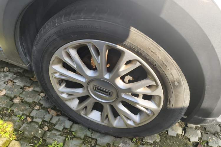 Used Qoros 3 2015 Urban SUV 1.6T Automatic Xuan Dong Party Edition Right Front Wheel Hub