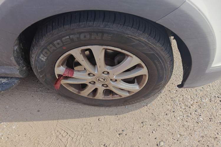 Used Dongfeng Fengon 360 2015 1.5L Manual Luxury 7-Seater China IV Standard
