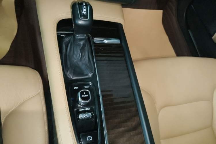 Used Volvo S90 2017 T5 Zhiyuan Edition
