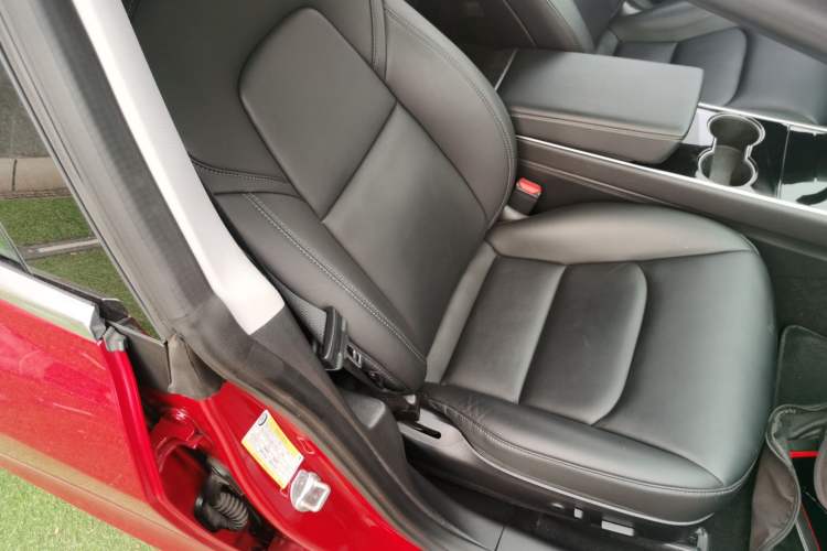 Used Tesla Model 3 2019 Long-Range All-Wheel-Drive Version
