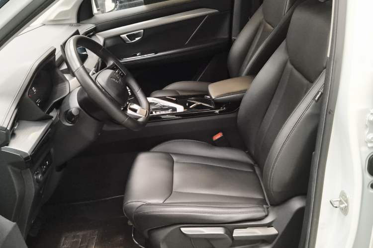 Used Wuling Asta 2021 1.5T CVT Starlight Edition Left Front Seat