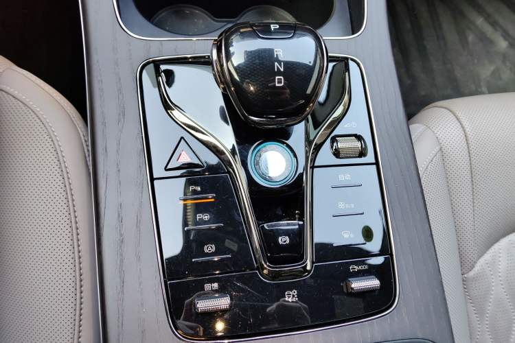 Used BYD Han 2025 EV with 701 km of Laser Radar-Enabled Intelligent Driving