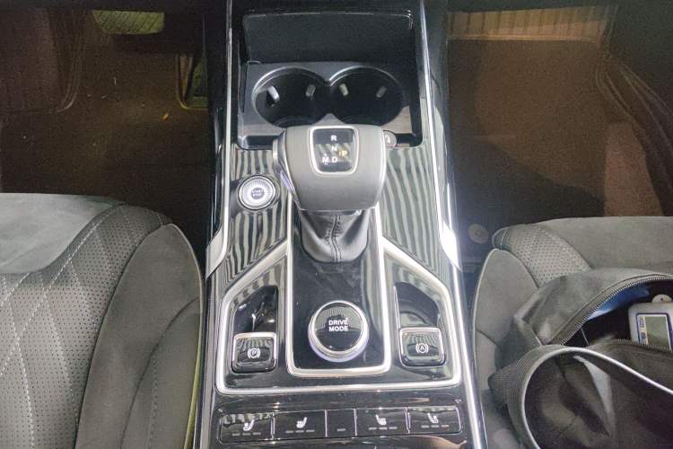 Used Hongqi HS5 2022 Revised Version 2.0T Smart Connect Flagship Edition