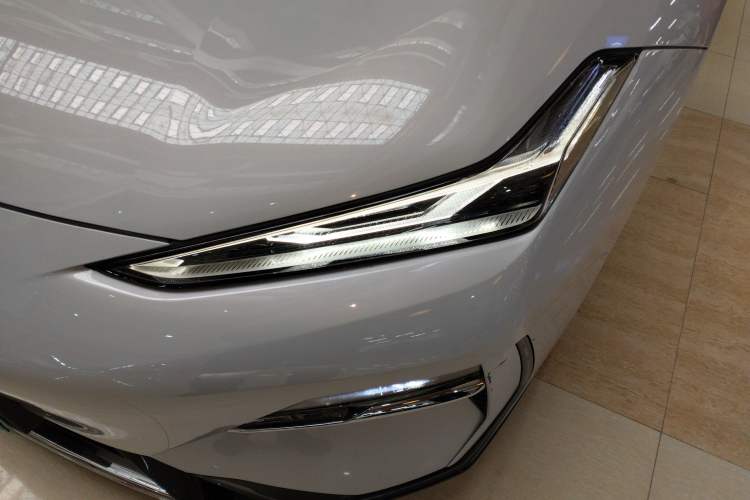 Used Geely Galaxy E8 2024 665 km Range Rear-Drive Starship Long-Range Version