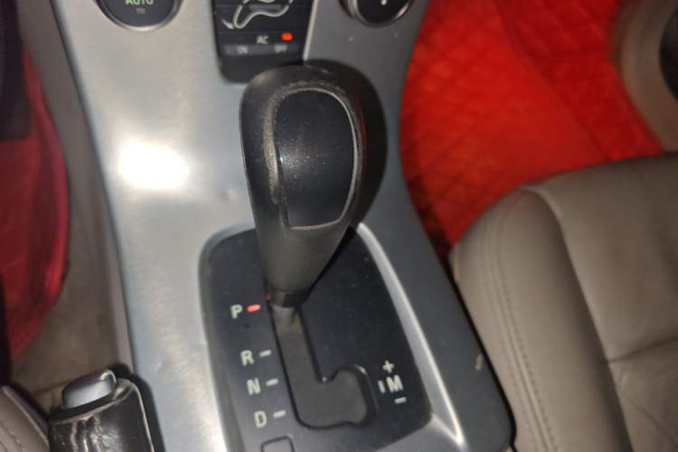 Used Volvo S40 2010 2.0L Automatic ZhiShang Edition Gear Lever