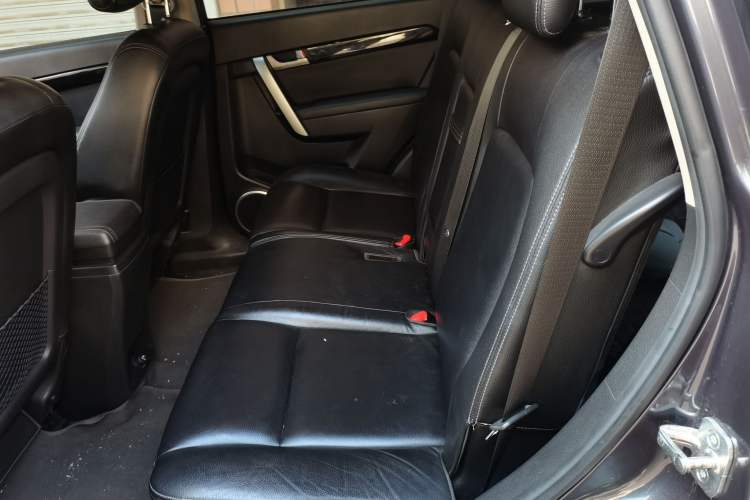 Used Chevrolet Captiva 2012 2.4L 4x4 Flagship Edition 7 Seats