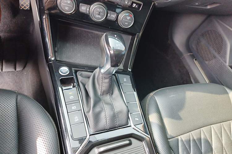 Used Volkswagen Passat 2019 330TSI Luxury Edition China V Standard
