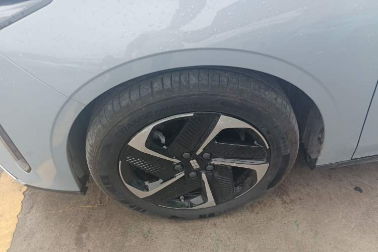 Used Geely Galaxy L6 2025 EM-i 140km Explorer+ Edition
