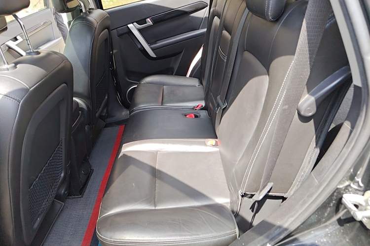 Used Chevrolet Captiva 2012 2.4L 4x4 Flagship Edition 7 Seats Left Rear Seat