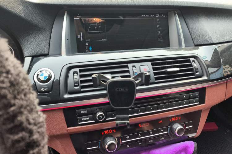 Used BMW 5 Series 2014 520Li Elegant Model
