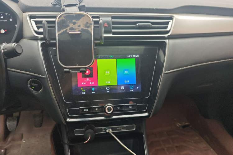 Used Roewe i5 2019 1.5L Manual 4G Connectable Langhao Edition