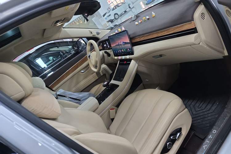 Used Hima AITO M7 2024 1.5T Rear-Drive Plus Version 5 Seats