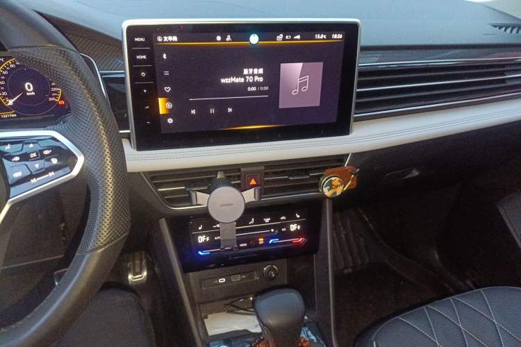 Used Volkswagen Tiguan L 2023 Restyled 330TSI Automatic Two-Wheel Drive R-Line Enhanced Comfort Version Audio And AC Panel