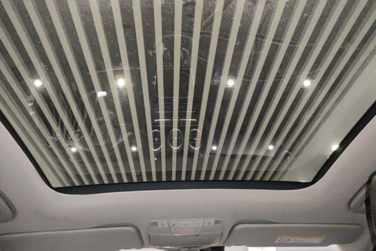 Used Mercedes-Benz C-Class 2015 Facelift C 200 L
