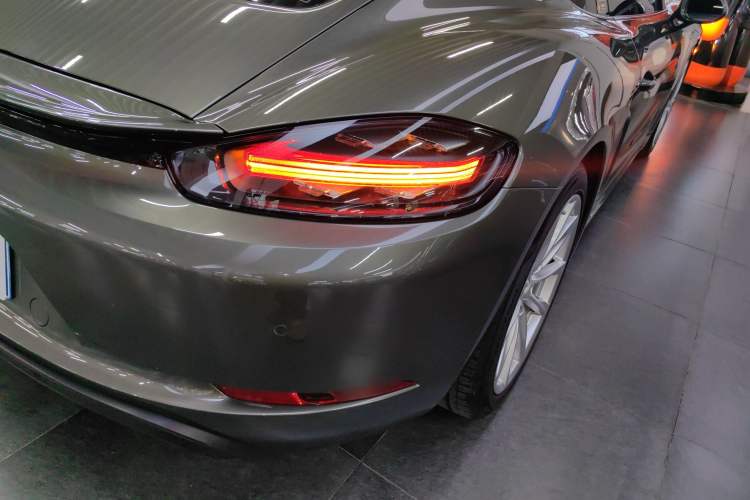 Used Porsche 718 2020 Cayman 2.0T
