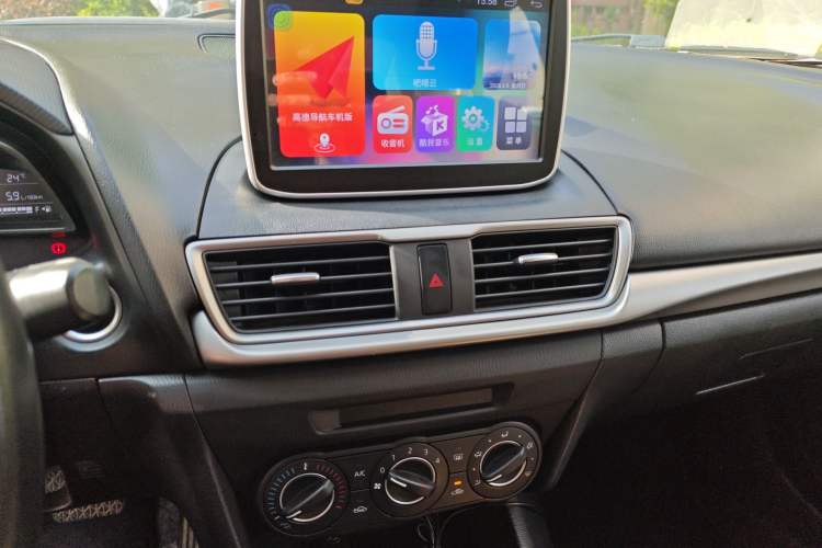 Used Mazda 3 Axela 2017 Sedan 1.5L Automatic Comfort Model Emission Standard China V
