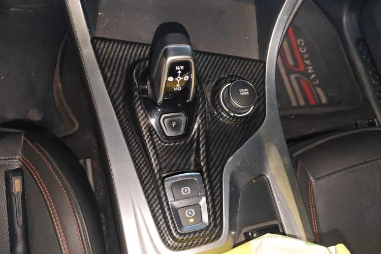 Used Lynk & Co 01 2017 2.0T Four-Wheel Drive Pro Edition Gear Lever