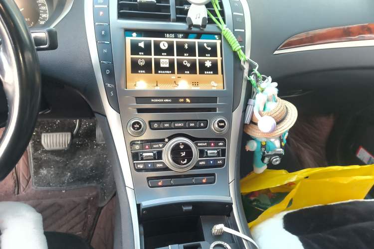 Used Lincoln MKZ 2017 2.0T Luxury Edition Audio And AC Panel