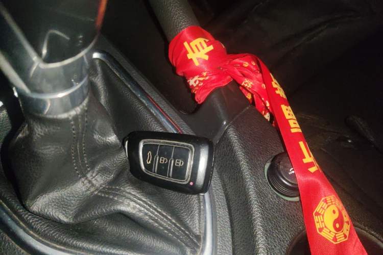 Used Dongfeng Aeolus AX7 2015 2.0L Manual Zhiyi Trim
