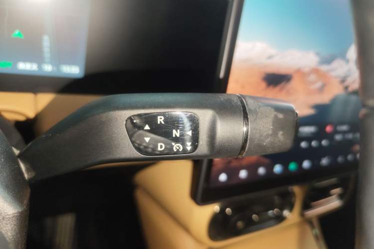 Used Leapmotor C11 2024 All-Electric 580 Luxury Edition Gear Lever