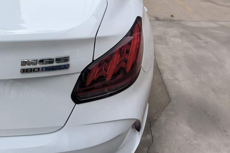 Used MG 5 2023 180 DVVT Manual Fashion Edition