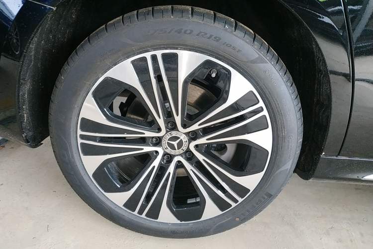 Used Mercedes-Benz E-Class 2026 E 300 L Luxury Right Rear Wheel Hub