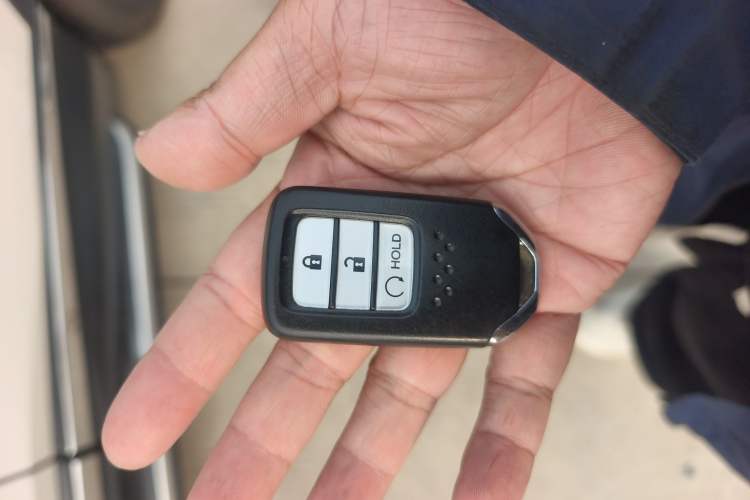 Used Honda CR-V 2017 240TURBO CVT Front-Wheel Drive Fashion Edition
