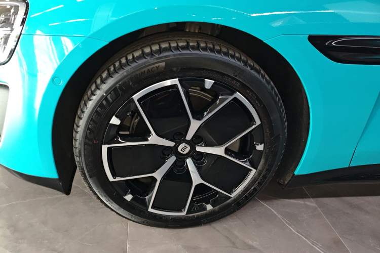 Used Xiaomi Auto SU7 2024 Rear-Drive Long-Range Intelligent Driving Version Left Front Wheel Hub