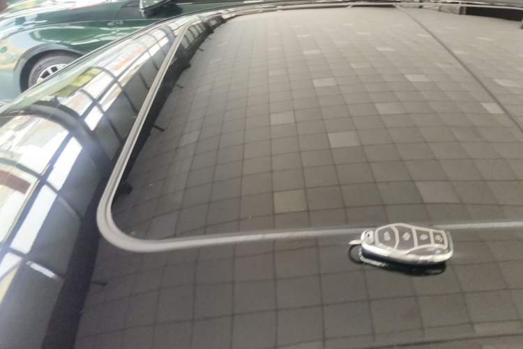 Used Hongqi H5 2025 2.0T Automatic Flag Edition – 500 000 Units Commemorative Version