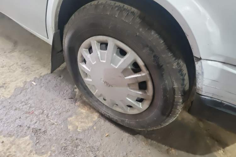 Used JMC Transit 2019 2.8T Commercial Version Long Wheelbase Mid-Roof 6-Seater Rear Single Tire China VI Emission Standard – JX493
