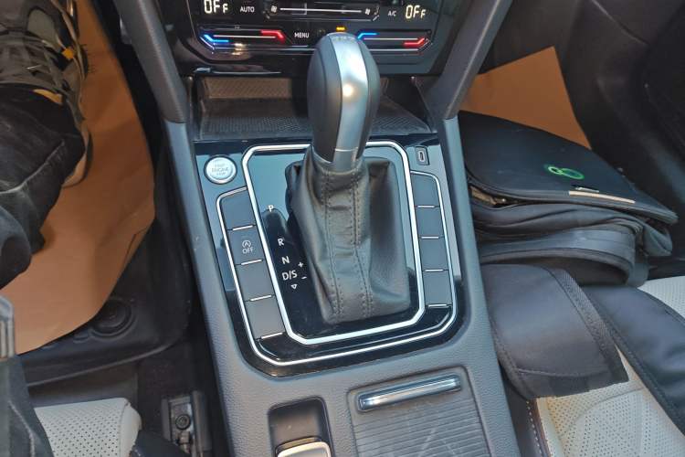 Used Volkswagen Magotan 2023 2 Million Units Commemorative Edition 330TSI DSG Luxury Version