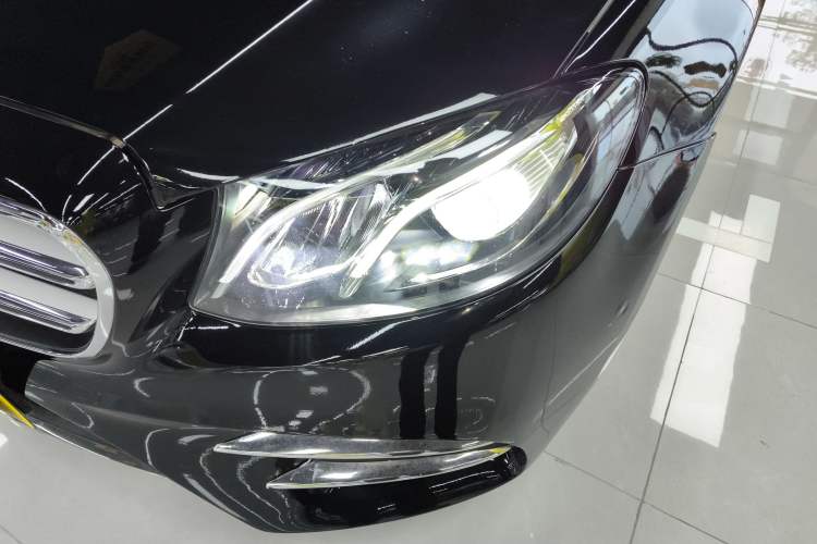 Used Mercedes-Benz E-Class 2019 E 300 L Sporty and Stylish Model
