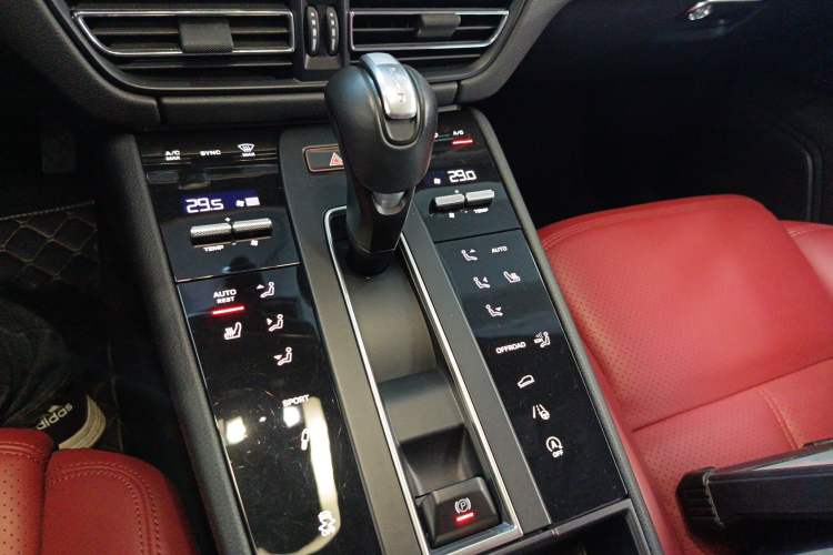 Used Porsche Macan 2024 Macan 2.0T