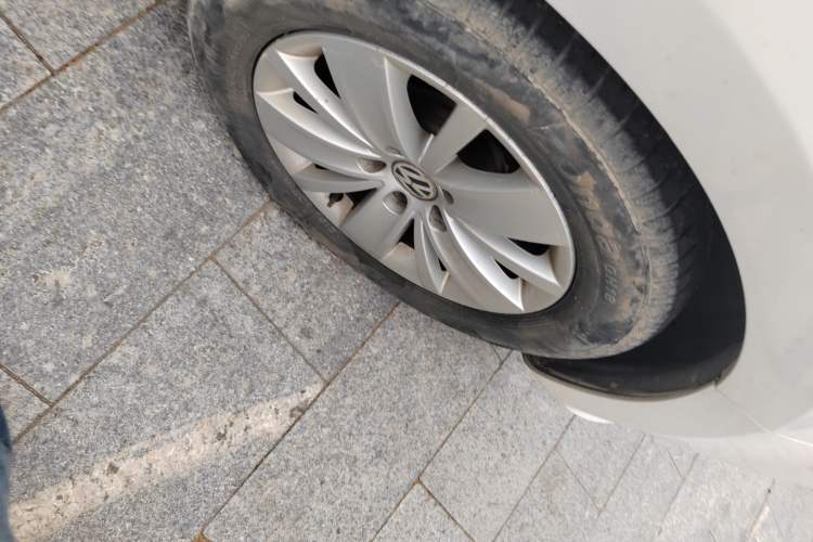 Used Volkswagen Sharan 2012 2.0 TSI Standard Version Euro IV Right Front Wheel Hub