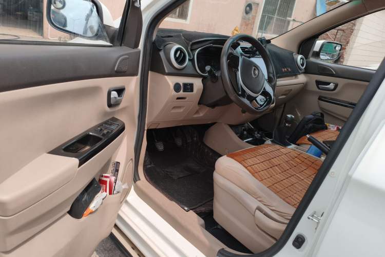 Used Jinbei 750 2016 1.5L Luxury Model Driver Seat