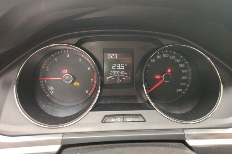 Used Volkswagen Bora 2016 1.6L Manual Fashion Edition Odometer Close Up