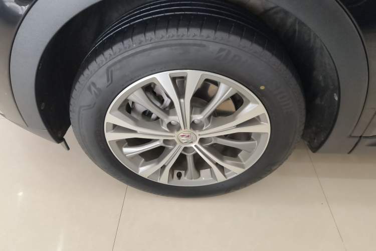 Used Buick Envision 2023 Encore Plus 652T Five-Seat Luxury Model
