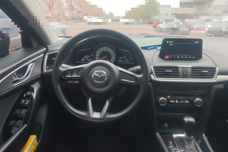 Used Mazda 3 Axela 2017 Hatchback 1.5L Automatic Luxury Model Emission Standard China V Steering Wheel