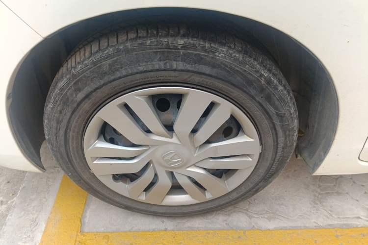 Used Honda Fit 2016 1.5L LX CVT Comfort Model Left Front Wheel Hub