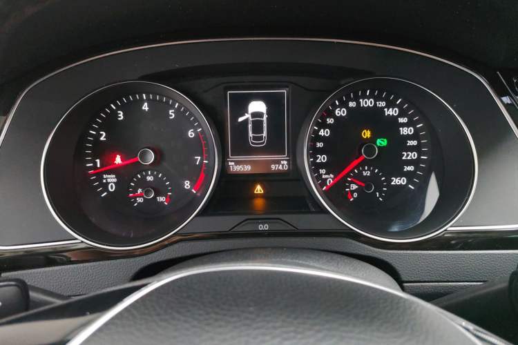 Used Volkswagen Magotan 2017 330TSI DSG Leading Model Instrument Cluster