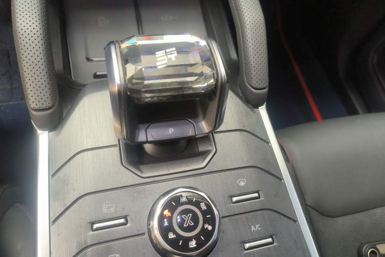 Used JETOUR Traveler 2023 2.0T All-Wheel-Drive CrossPRO Gear Lever