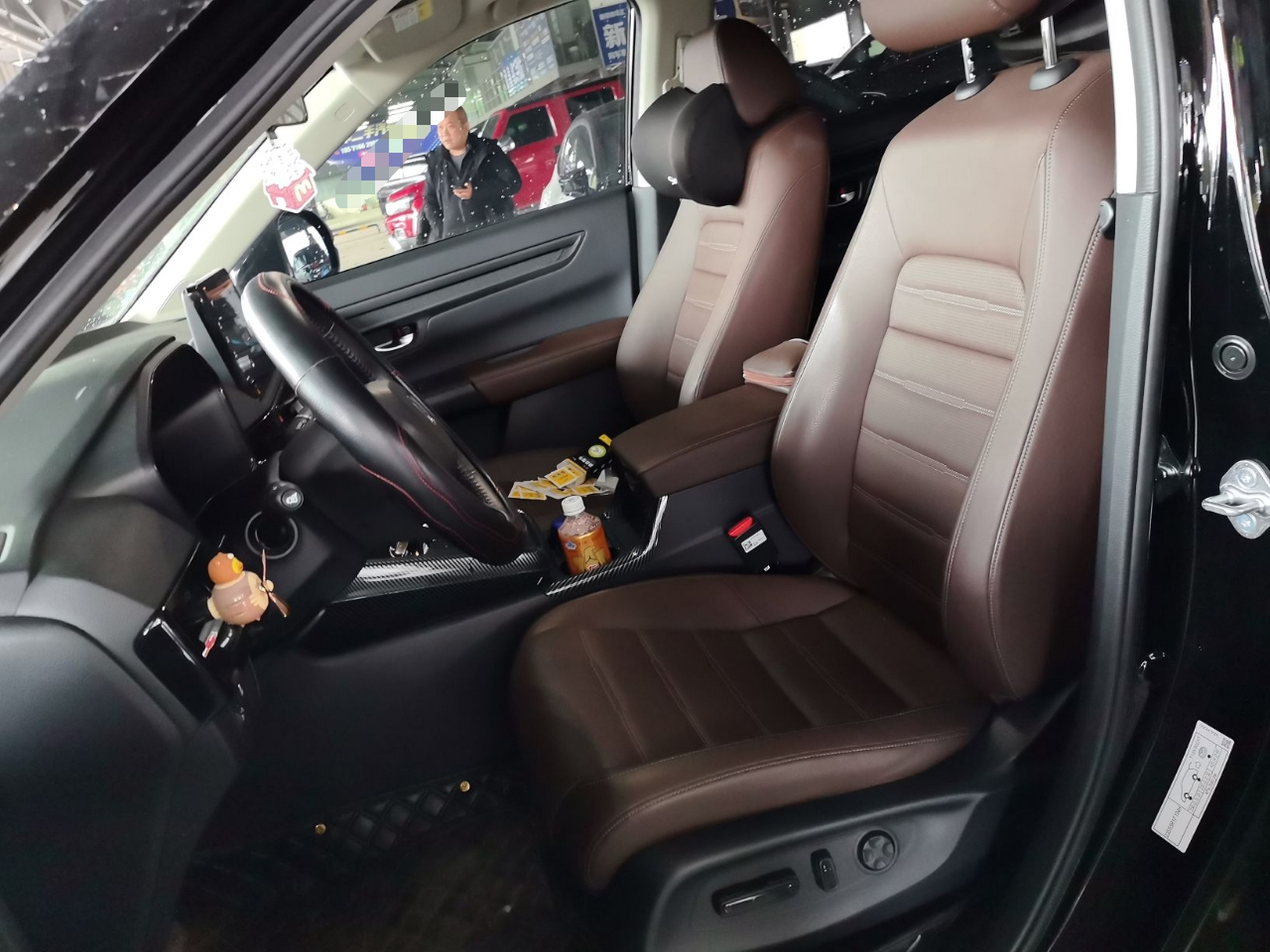 Переднее сиденье в автомобиле