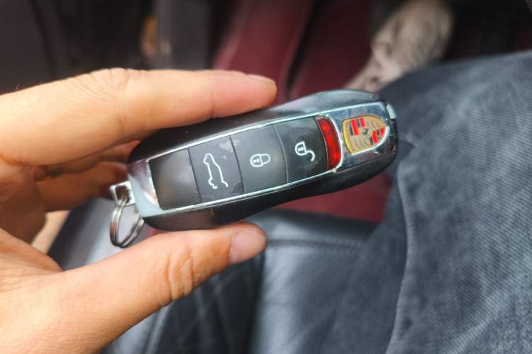 Used Porsche Cayenne  Vehicle Key
