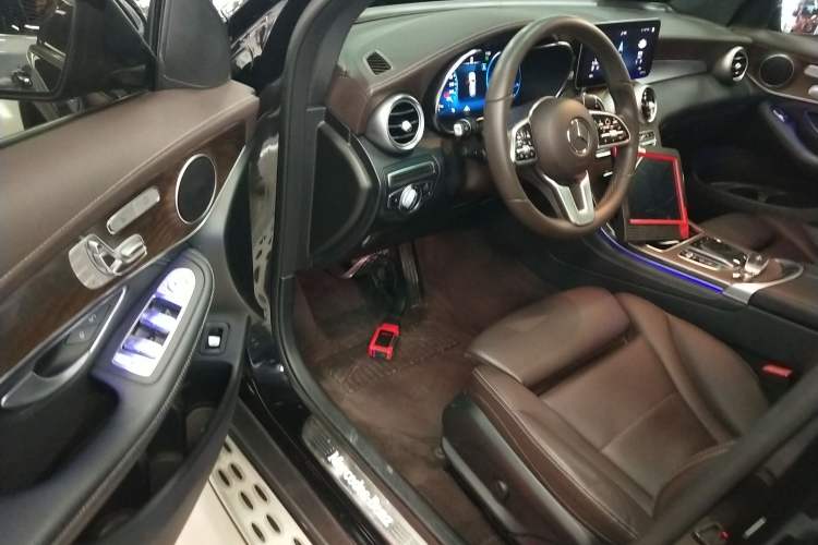 Used Mercedes-Benz GLC 2020 Facelift GLC 300 L 4MATIC Dynamic Edition Driver Seat