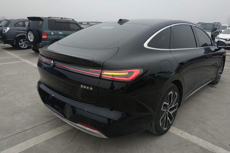 Used Baojun Enjoy 2025 Plug-in Hybrid 140km Luxury Edition
