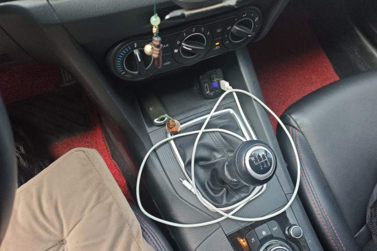 Used Mazda 3 Axela 2016 Sedan 1.5L Manual Comfort Model
