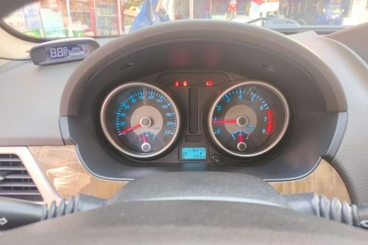 Used Buick Excelle 2015 1.5L Automatic Classic Model
