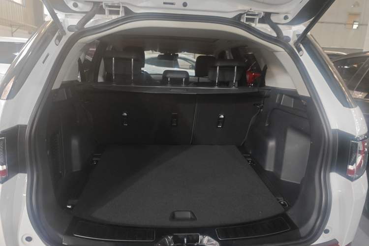 Used Land Rover Discovery Sport 2019 240 PS PURE Edition China VI Standard Trunk