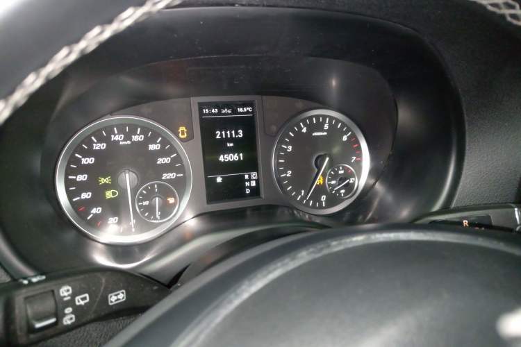 Used Mercedes-Benz Vito 2023 2.0T Business Version 7 Seats Instrument Cluster